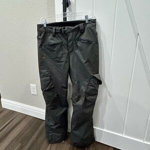 EUC 686 Aura Cargo Insulated Snowboard Pant